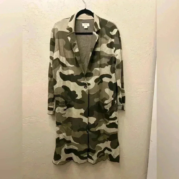Maeve Anthropologie long line camo button cardigan small. Casual preppy fall - Picture 3 of 7